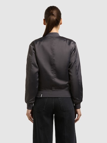 Veste mi-saison 'Beth' khujo en gris