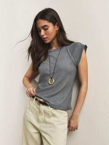 Next Shirt in Grey: front