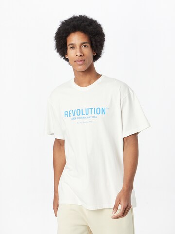 Revolution Shirt in Wit: voorkant