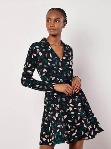 Robe-chemise Apricot en noir : devant