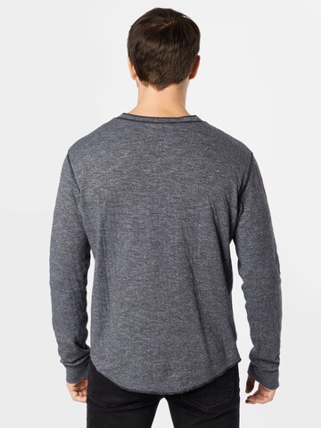 American Eagle Shirt in Grey