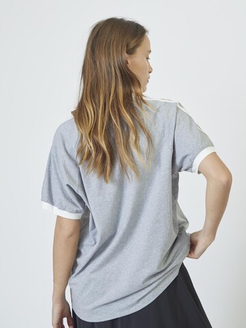 T-shirt 'Siara' co'couture en gris