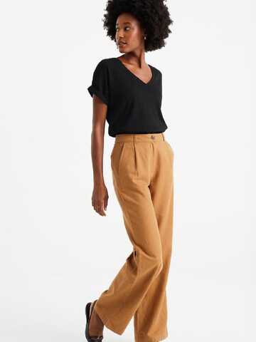 WE Fashion Loose fit Pleat-front trousers in Brown