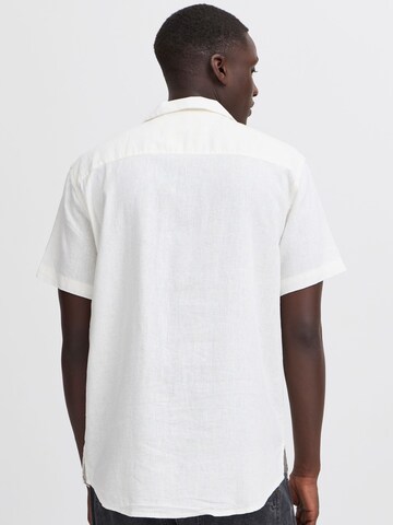 Coupe regular Chemise ' BHVICTOR ' BLEND en blanc