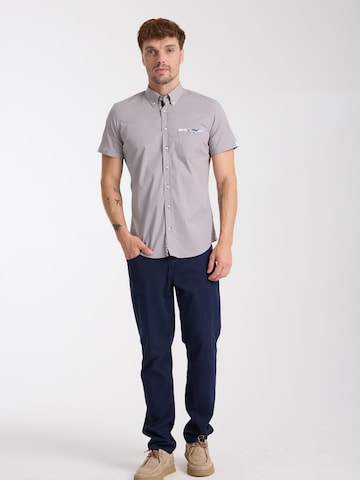 Slim fit Camicia business 'Iconic Poplin Stretch Man Shirt Short Sleeve Light Blue' di 7Camicie in grigio