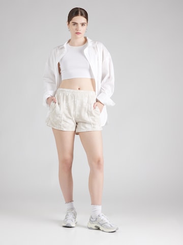 Nike Sportswear Regular Trousers in White