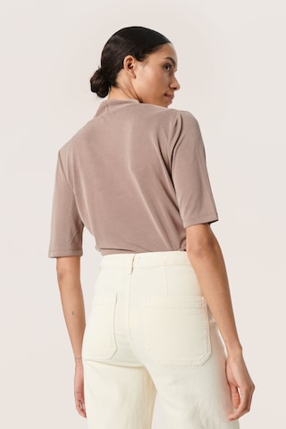 SOAKED IN LUXURY - Blusa 'Columbine' em castanho