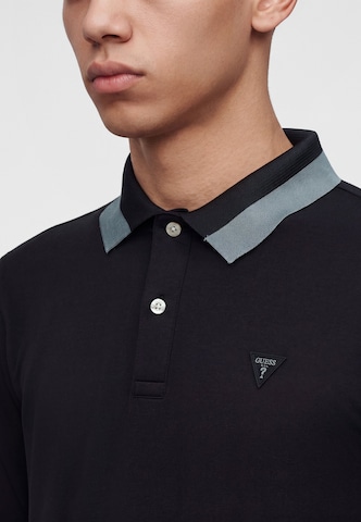 GUESS - Camiseta en negro