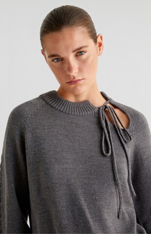 Scalpers Pullover in Grau