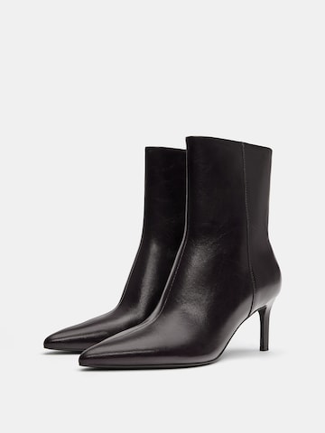 Pull&Bear Nilkkurit värissä ruskea