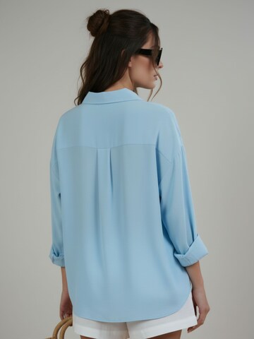 Chemisier 'Minthe' WEARABLE STORIES en bleu