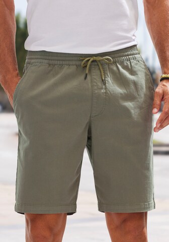 JOHN DEVIN Regular Pants in Green: front