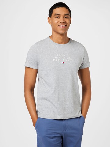 TOMMY HILFIGER - Camiseta en gris: frente