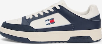 Sneaker low de la Tommy Jeans pe alb: față