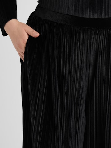 Guido Maria Kretschmer Curvy - Pierna ancha Pantalón 'Felicitas' en negro
