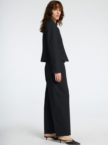 Regular Pantalon à plis SELECTED FEMME en noir