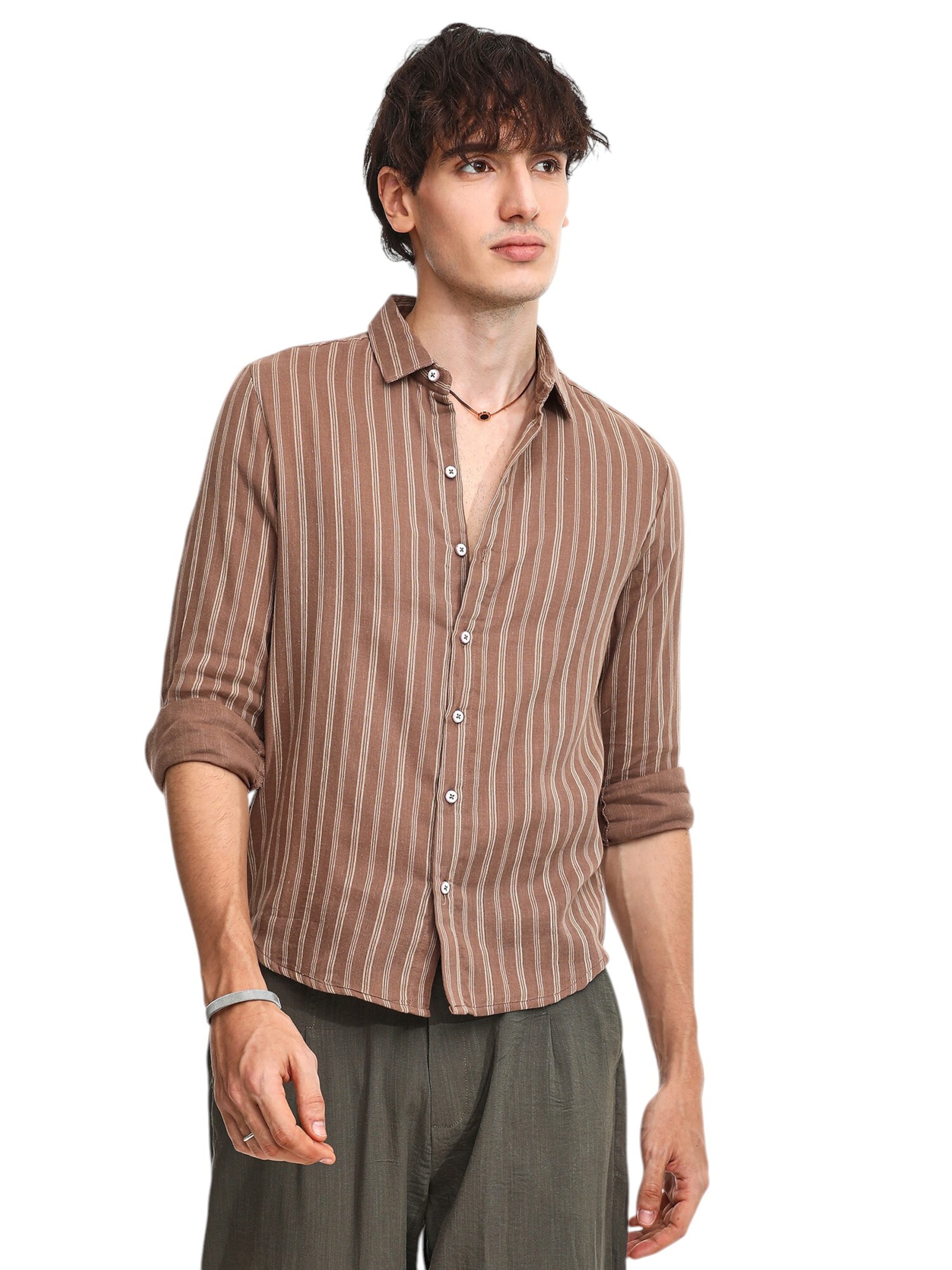 Campus Sutra Regularny krój Koszula ' Wilfreda ' w kolorze brązowy: przód