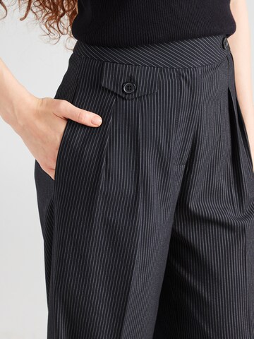 ABOUT YOU x Toni Garrn Wide leg Trousers with creases 'Linda' in Black