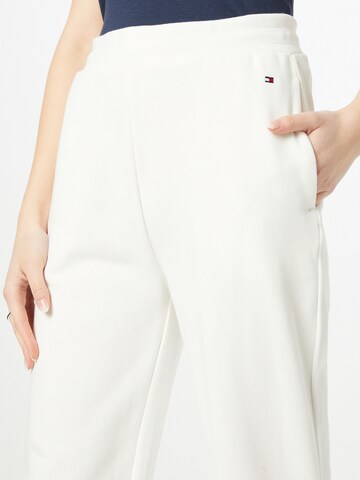 Effilé Pantalon TOMMY HILFIGER en blanc