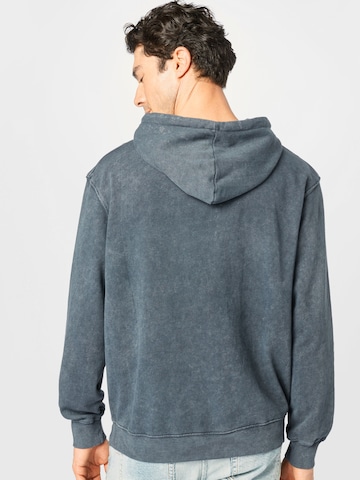 Mennace Sweatshirt in Grau