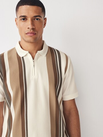 T-Shirt Next en blanc