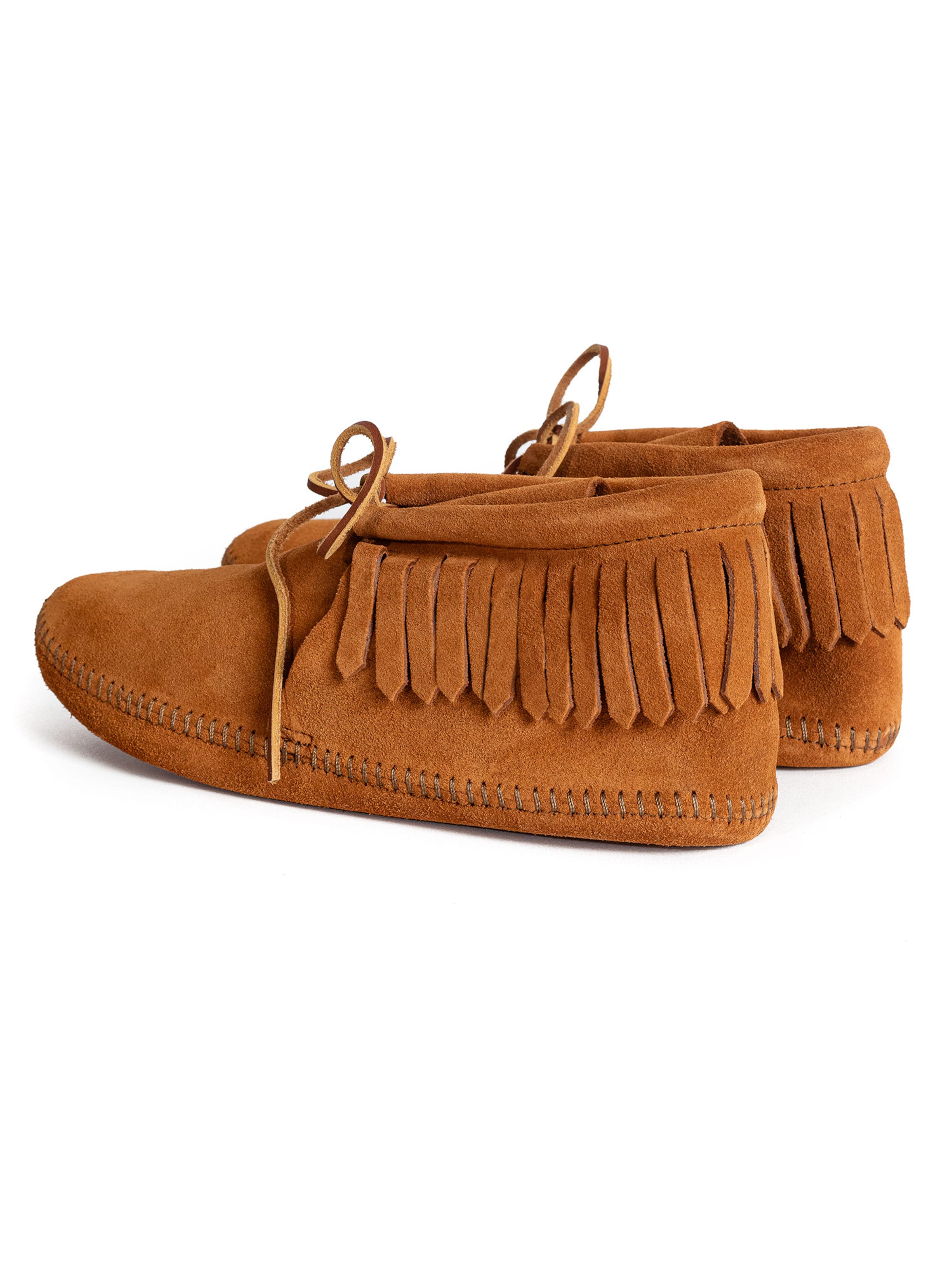 Minnetonka Snøresko 'Classic Fringe' i brun
