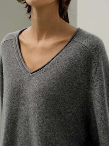 Lilysilk - Jersey 'Bootneck-Pullover aus gebürstetem Kaschmir' en gris