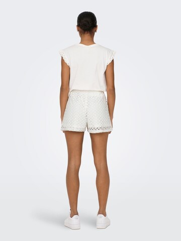 Regular Pantaloni 'CAMELIA' de la ONLY pe alb