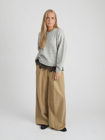 minus - Top 'Feline' en gris