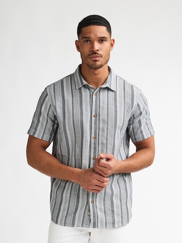 Petrol Industries Средняя посадка Рубашка в Синий: спереди