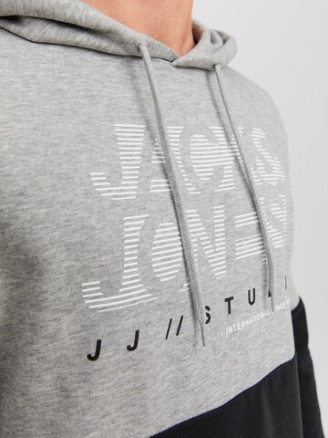 JACK & JONES Sweatshirt 'MARCO' i grå