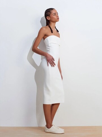 Dilvin Dress in White