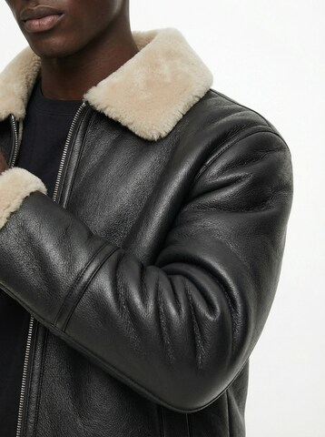 TRAPP Between-season jacket in Black