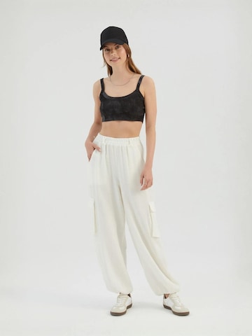 Hiccup Tapered Hose in Beige