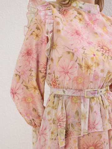 Trendyol Платье в Ярко-розовый