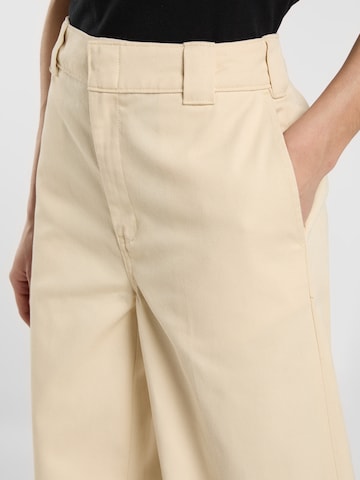 DICKIES Широкий Плиссированные брюки в Коричневый