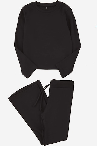 Trendyol Set in Black: front