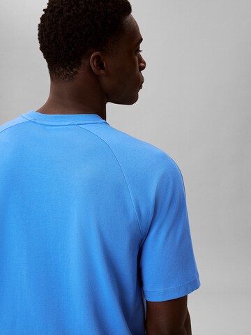 T-Shirt Calvin Klein Sport en bleu