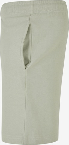 regular Pantaloni di Urban Classics in verde