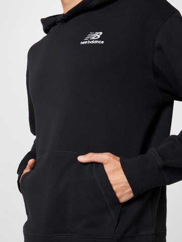 new balance Sweatshirt 'Essentials' in Black