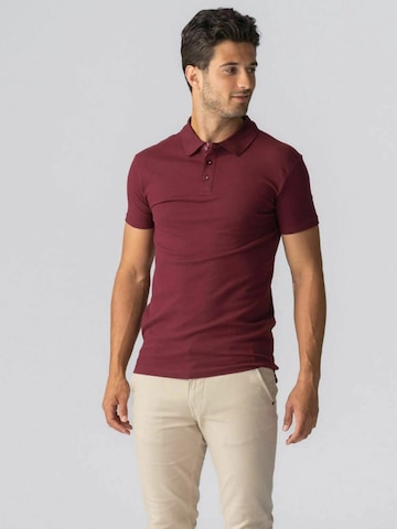 Chemise ' Muscle Polo ' TEESHOPPEN en rouge : devant