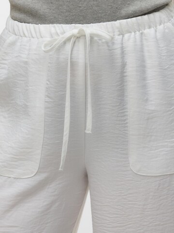 Wide leg Pantaloni 'Melaney' di VERO MODA in bianco