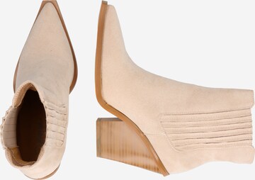 Nasty Gal Chelsea Boots in Beige