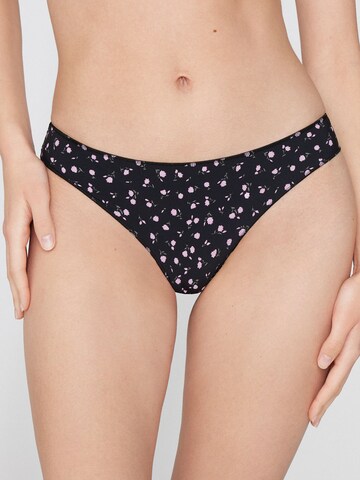 Tezenis String in Schwarz: Vorderseite