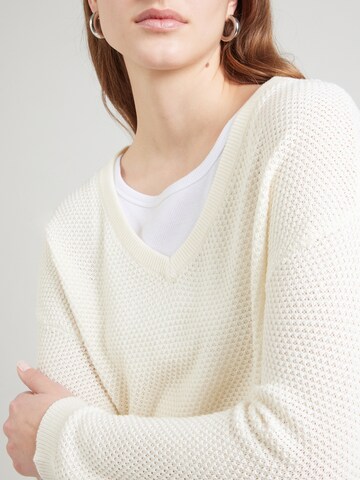 QS Sweater in White