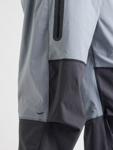 Nike Sportswear Tapered Παντελόνι 'Tech' σε γκρι