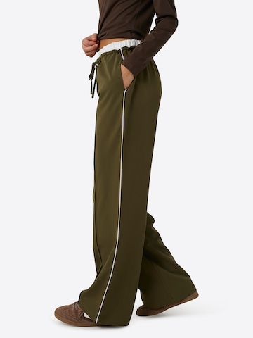 Loosefit Pantalon à pince BRAVE SOUL en vert