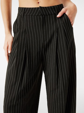 Bershka Loosefit Hose in Schwarz