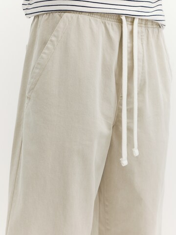 Pull&Bear Baggy Панталон в бяло