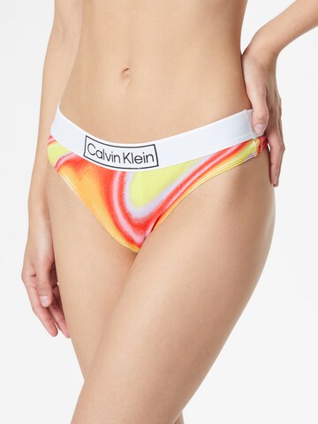 jauktas krāsas Calvin Klein Underwear Stringu biksītes 'Pride': no priekšpuses